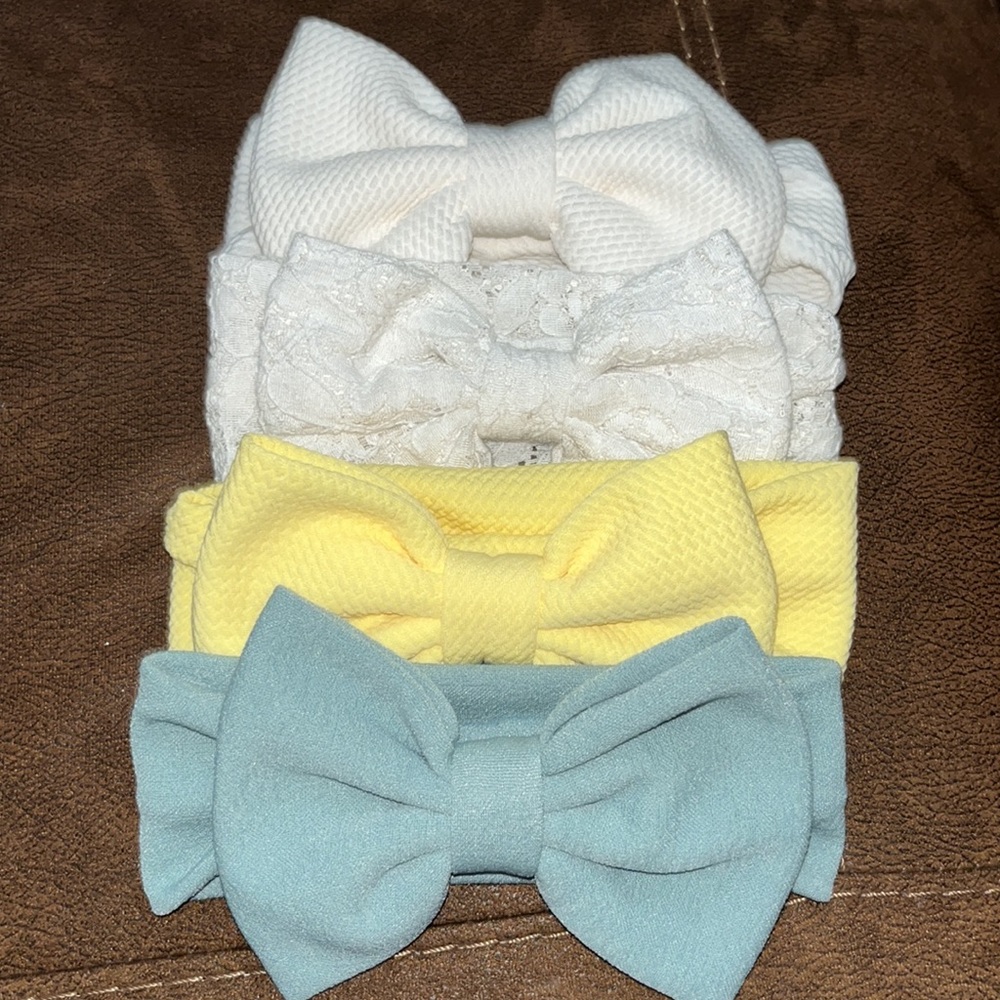 Set of baby bows